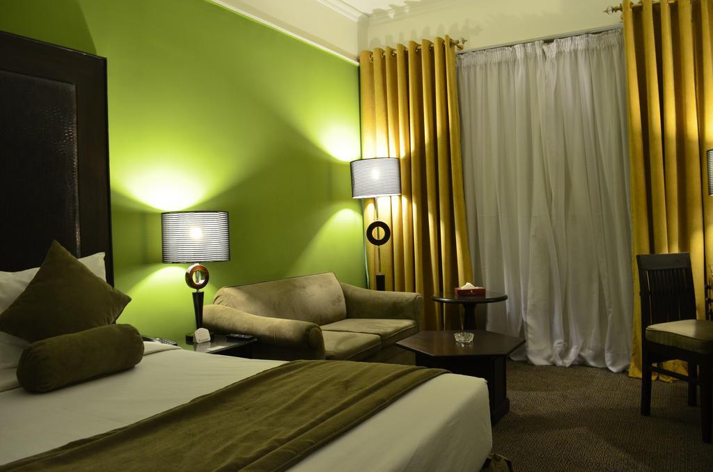 Smart Hotel Lahore Quarto foto